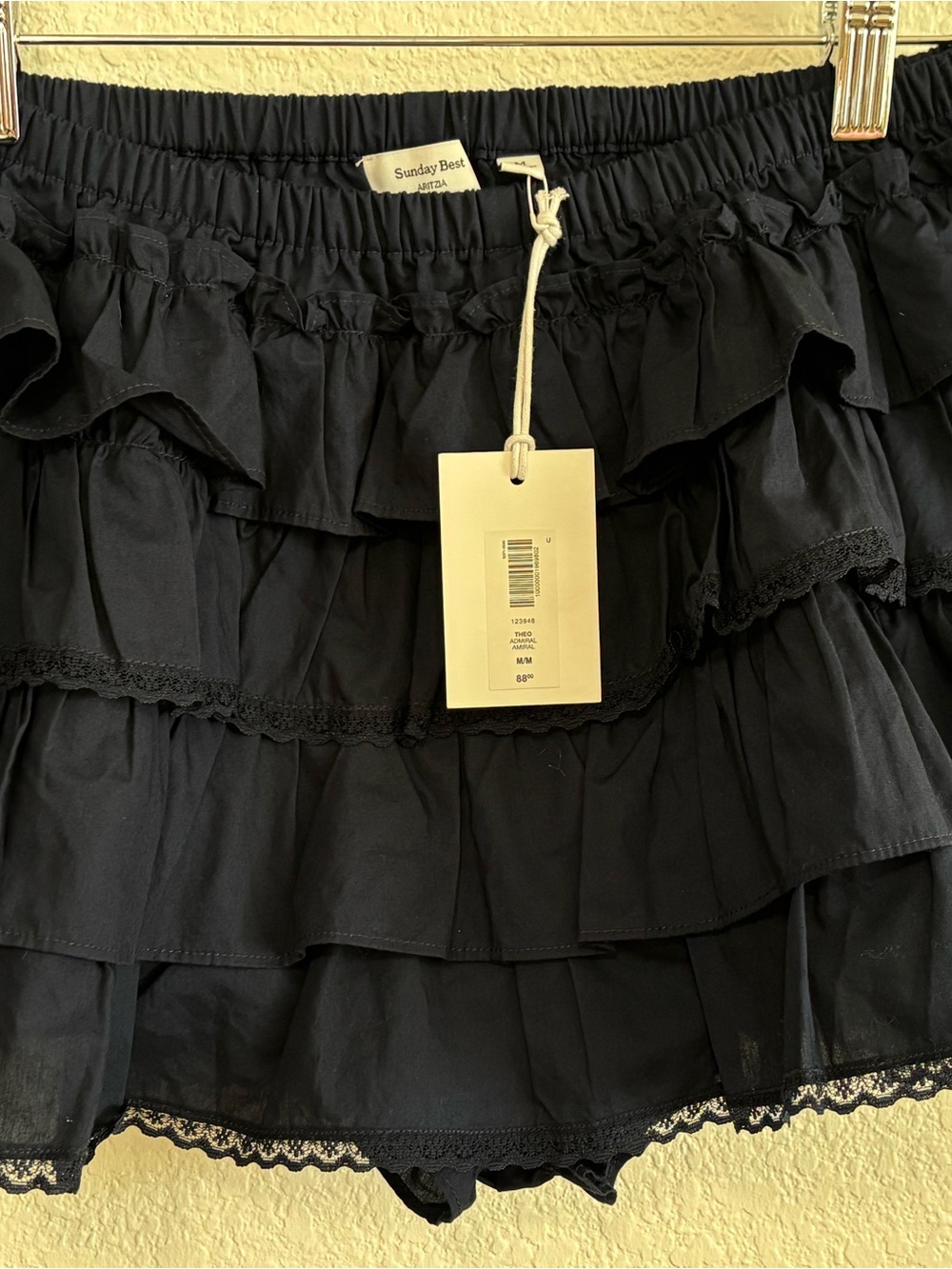 NWT Aritzia Sunday Best Navy Ruffle Bloomer Shorts Medium - Picture 4 of 7